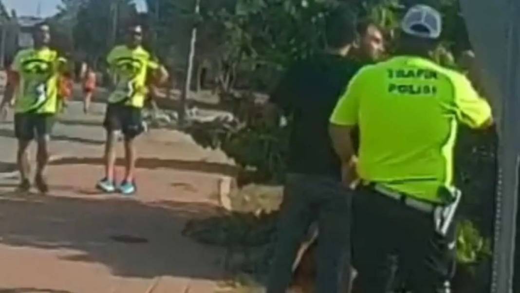 Adana’da Halk Koşusunda Yol Kapanınca Sürücüler Koşuculara Saldırdı 5